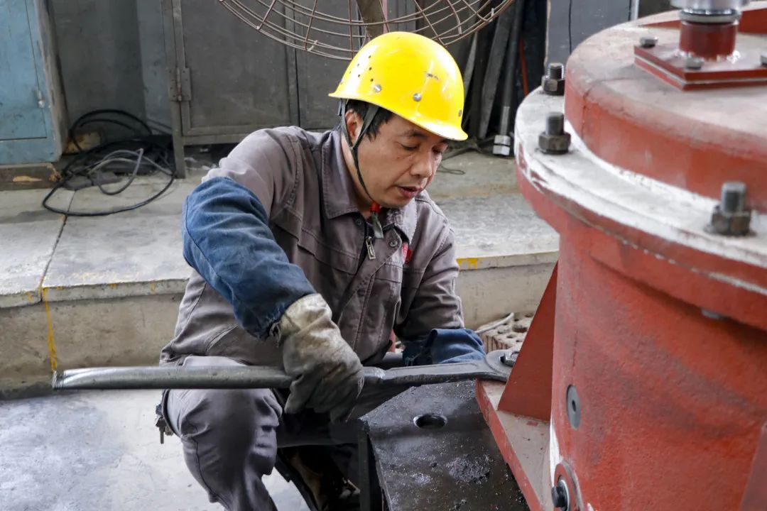 ��V����־���K���ࡪ����עƽ����λ�����@��������